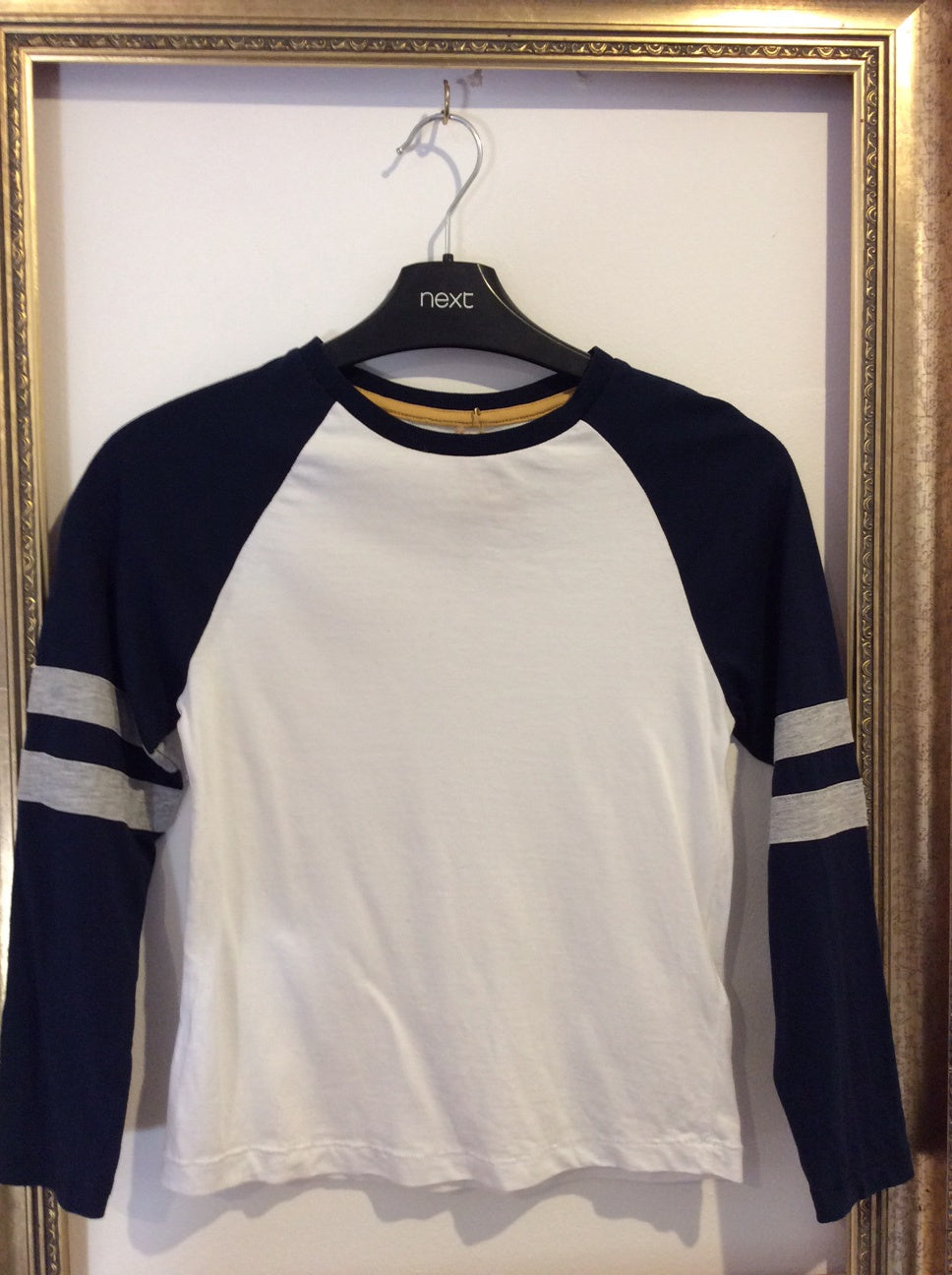 Pre-loved M&S Navy Grey White Top 6-7y